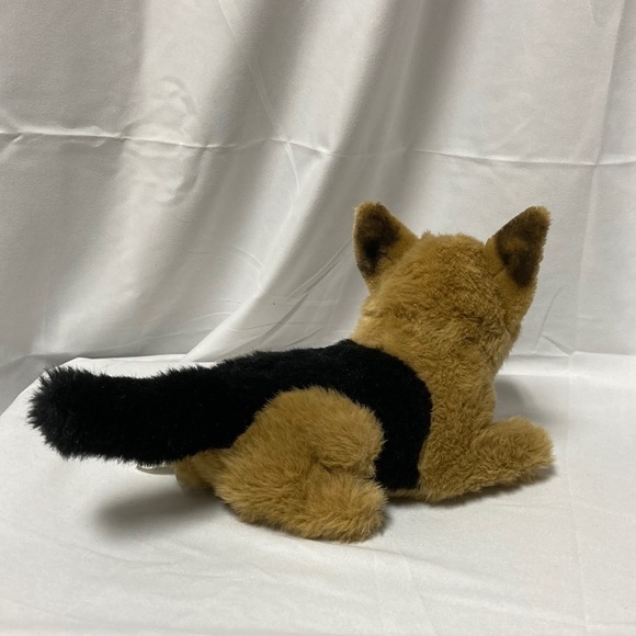 E & J Realistic German Shepherd Plush Dog - Picture 4 of 13